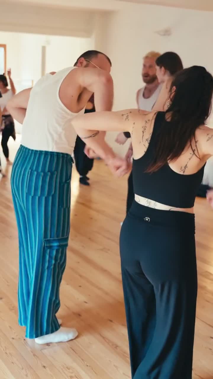 Rhythm of Liberation Retreat in Spanien. Coaching-Retreat Film